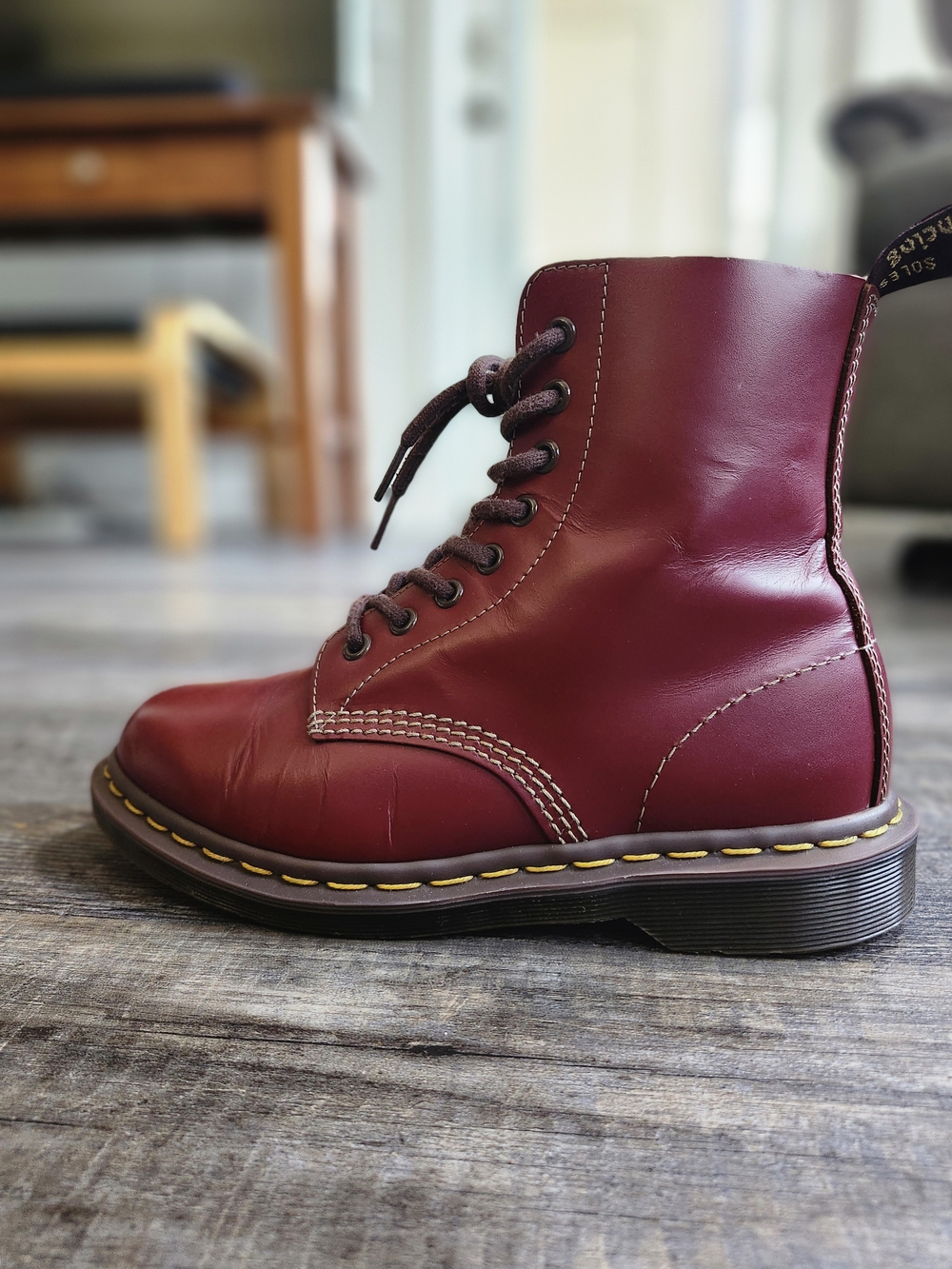 Dr. Martens Vintage 1460 Made In England Burgundy / Oxblood Quilon White Stitch - Picture 5 of 16